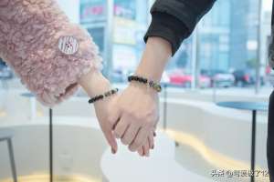 線上游戲的老婆不可能是女生(妻子與男網(wǎng)友見面還自稱單身，原諒還是離婚？丈夫內(nèi)心的掙扎)