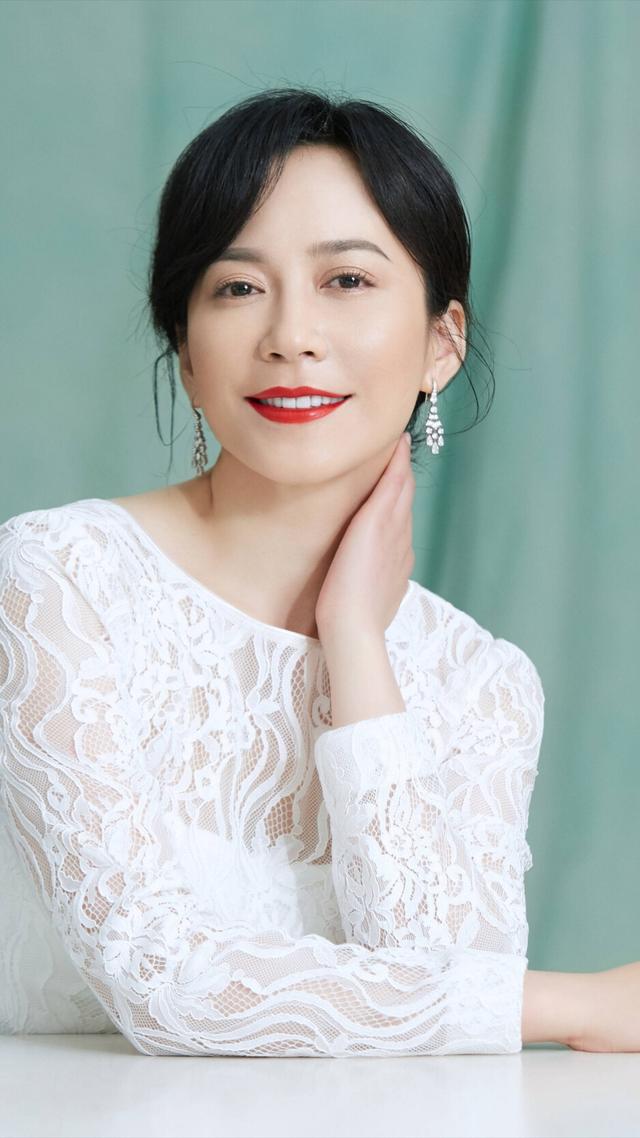 越老越漂亮的5位女星,年轻时长得一般,年纪大了反而更美了