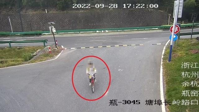 结局很暖!16岁女孩单车骑行50多公里深夜不归,急坏家人和民警…