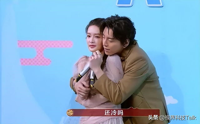 强吻、摸胸、掀裙底,这些男星究竟是真敬业,还是借戏揩油?