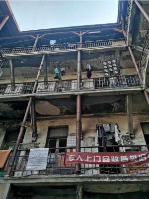 小腳女人(舊青島名妓于小腳，黑白兩道通吃建立一方勢力，解放后被判死刑)