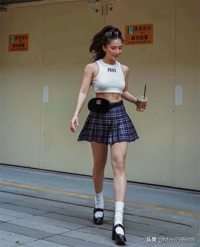 别再说:“大胸”穿紧身衣俗气了,今年新出的大胸穿搭指南很高级