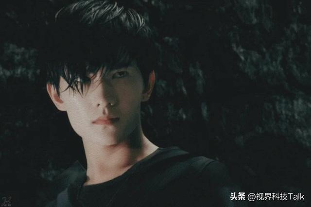 强吻、摸胸、掀裙底,这些男星究竟是真敬业,还是借戏揩油?