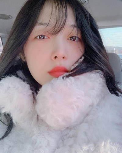 崔雪莉醉酒露点直播,正面回应不穿bra,眼神迷离,放飞自我!