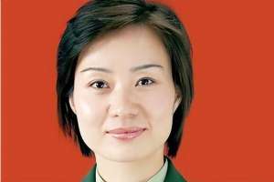 美女警花(中國第一女警雷敏：17歲破格錄取成為女特警，大校軍銜卻嫁給保安)