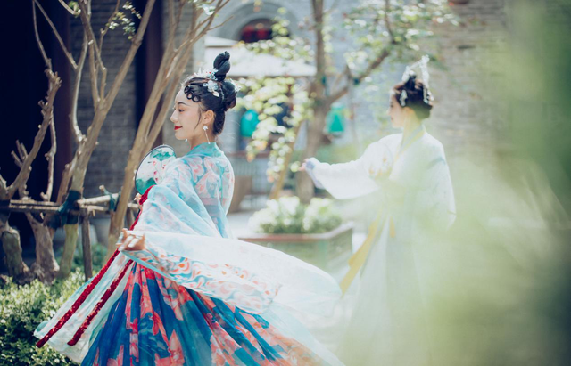 换装做女主!来这里有专属您的三月惊喜