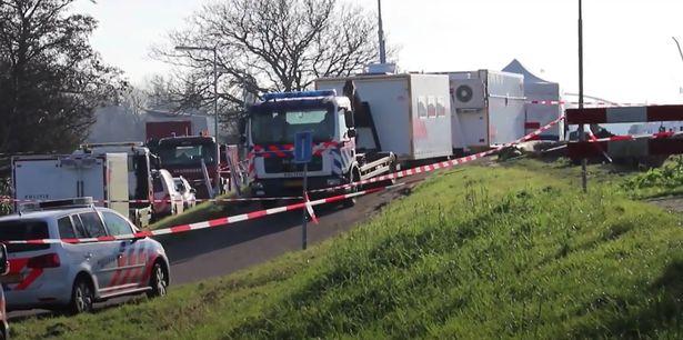 荷兰美女寻旧爱欲搬家,遭丈夫残忍碎尸,身体部位被抛至各处景点