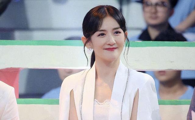“素颜无人识”的8位女星,荧幕前绝美女神,卸妆后:大姐你哪位