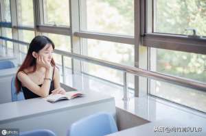 初中女生幫男生喂奶(初中時(shí)，班花總在后面踢我)