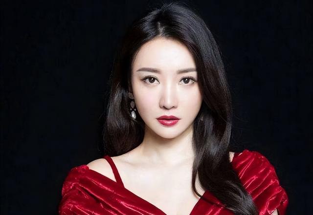 “素颜无人识”的8位女星,荧幕前绝美女神,卸妆后:大姐你哪位