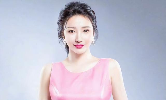 “素颜无人识”的8位女星,荧幕前绝美女神,卸妆后:大姐你哪位