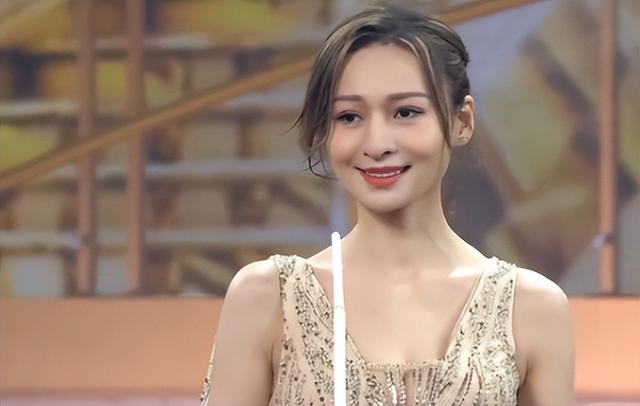 史上最丑港姐:龅牙、高龄,学历低!全靠有个“明星爹”夺冠