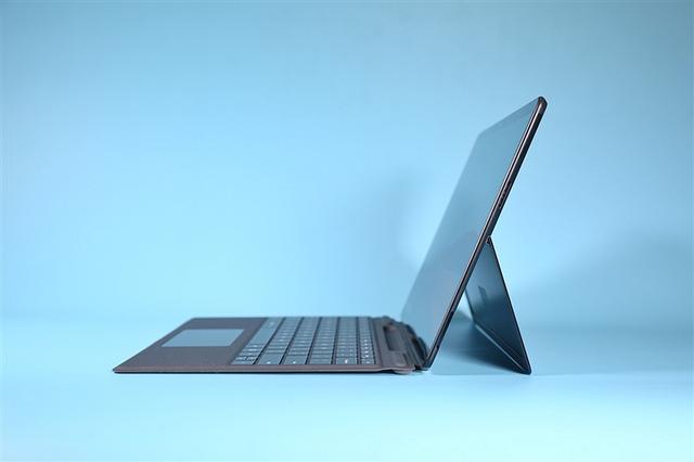 微軟滿分顏值Surface Pro X評(píng)測(cè)：最強(qiáng)ARM架構(gòu)戰(zhàn)未來