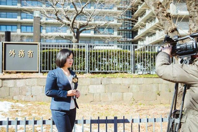 鳳凰駐日美女記者又惹爭議：借日本暗諷中國詐騙多？網(wǎng)友打臉
