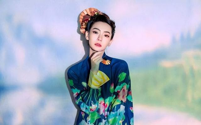 “素颜无人识”的8位女星,荧幕前绝美女神,卸妆后:大姐你哪位
