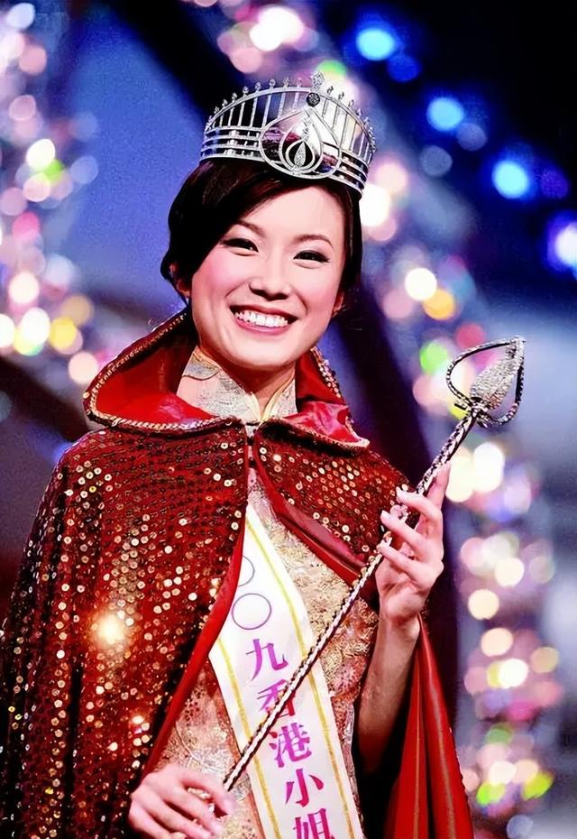 史上最丑港姐:龅牙、高龄,学历低!全靠有个“明星爹”夺冠
