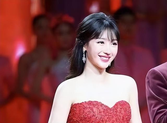 “素颜无人识”的8位女星,荧幕前绝美女神,卸妆后:大姐你哪位