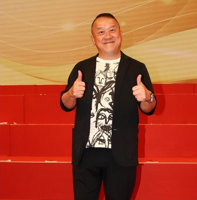 史上最丑港姐:龅牙、高龄,学历低!全靠有个“明星爹”夺冠