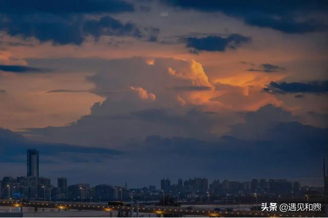 这4个“委婉”的举动,往往可以暗示男人:我喜欢你