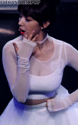 称作“童颜巨乳”的程潇,完美黄金比例,网友:是我遥不可及的梦