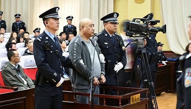 11名女子被杀害,凶手竟然割去女子隐私部位,进行强奸!太可恶了