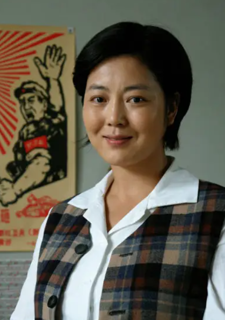 “农村一姐”王茜华:风光背后有心酸,二婚嫁导演苦尽甘来