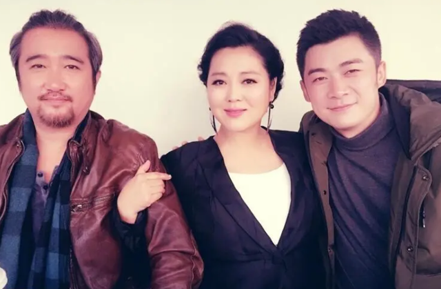 “农村一姐”王茜华:风光背后有心酸,二婚嫁导演苦尽甘来
