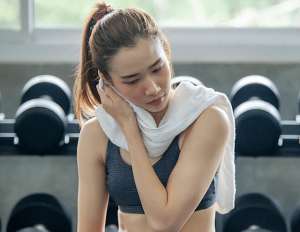 美女家教(恐怖的家教經(jīng)歷，美女家長一眼看出我女扮男裝，我卻猜不出她的)