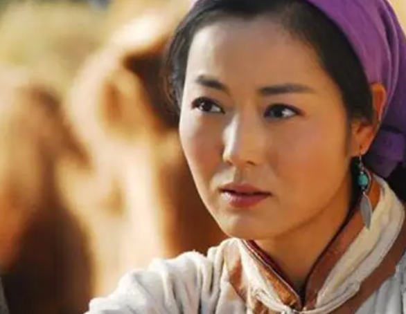 “农村一姐”王茜华:风光背后有心酸,二婚嫁导演苦尽甘来