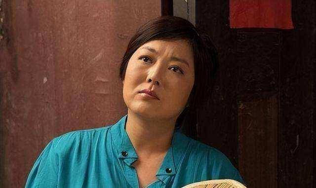 “农村一姐”王茜华:风光背后有心酸,二婚嫁导演苦尽甘来