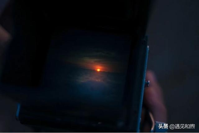 这4个“委婉”的举动,往往可以暗示男人:我喜欢你