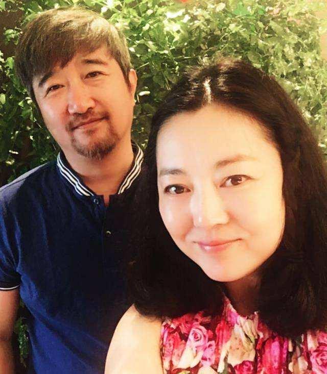 “农村一姐”王茜华:风光背后有心酸,二婚嫁导演苦尽甘来
