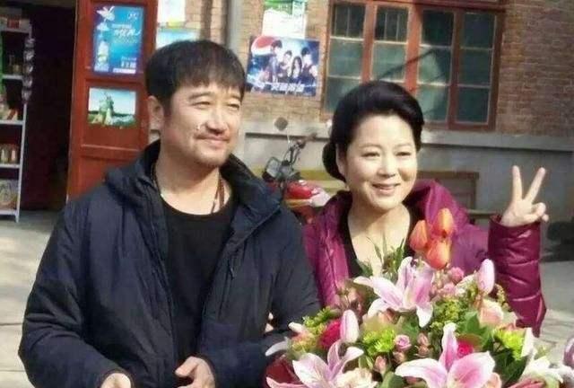 “农村一姐”王茜华:风光背后有心酸,二婚嫁导演苦尽甘来