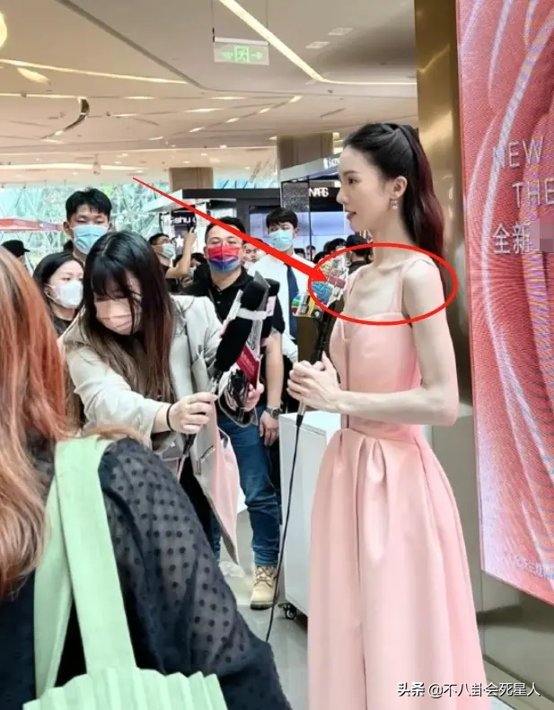 看脸绝美,身材却干瘪,排骨胸,五五分,这10位女星太可惜了