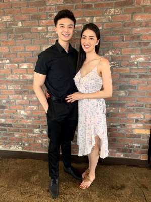 男人和美女(神仙顏值越南帥哥分享與美女合照，粉絲以為是女友不料竟是親媽)