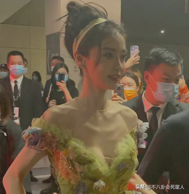 看脸绝美,身材却干瘪,排骨胸,五五分,这10位女星太可惜了