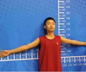 初中女生發(fā)育(初中生“身高表”出爐，男女生身高標(biāo)準(zhǔn)不同，看看你家學(xué)生達(dá)標(biāo)沒(méi))