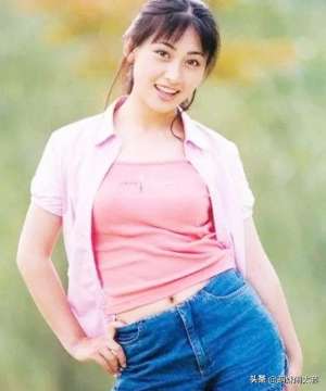 回族美女(曾被譽(yù)為回族第一美女，與張鐵林相戀十年分手，少林武王最美小妮)