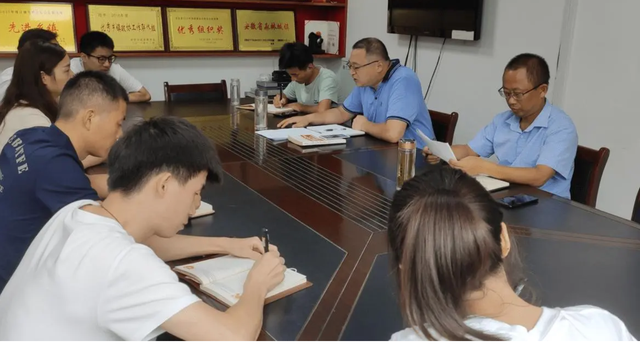 福建90后美女副市长袁琳,气质出众颜值高,教育经历不一般