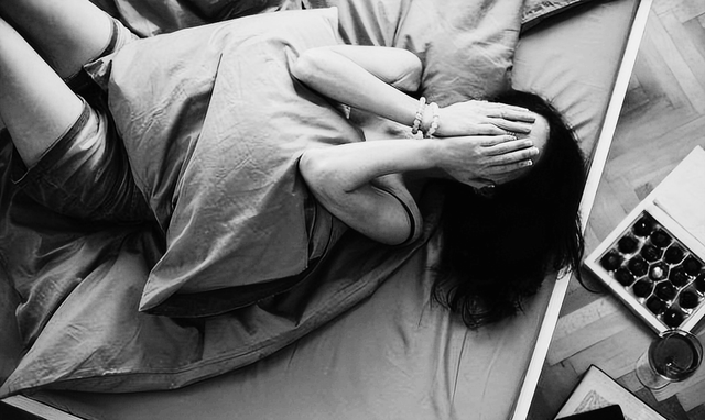 21年,韩国女兵被同事侵犯,投诉多次受阻,新婚当天选择自尽身亡