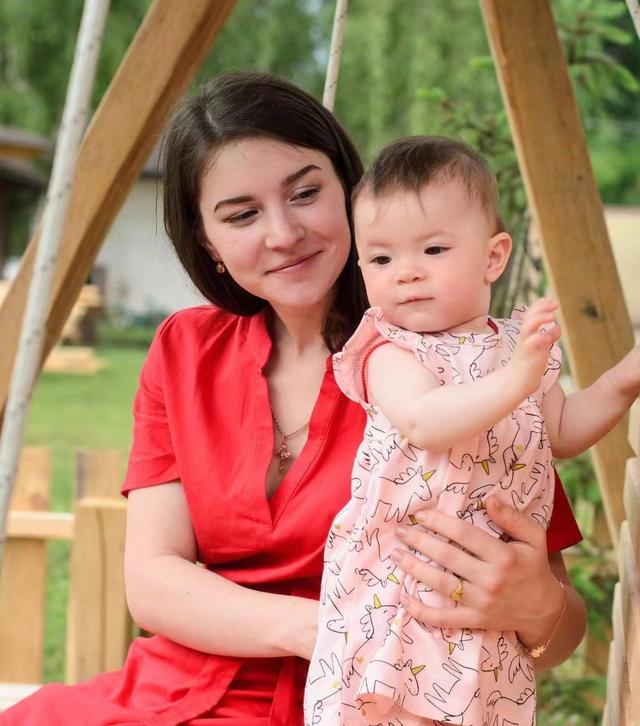 2016年福建農(nóng)村小伙娶烏克蘭美女，生下兩個混血寶寶，如今怎樣了