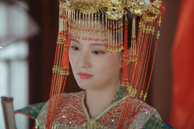 都说美女也不一定能驾驭古装,看到乔欣换装后的效果,我信了