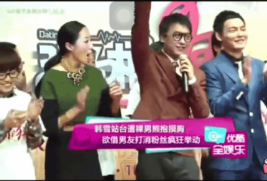 肩带崩断、裙下走光,这些女明星走红毯的社死瞬间,画面太尴尬了