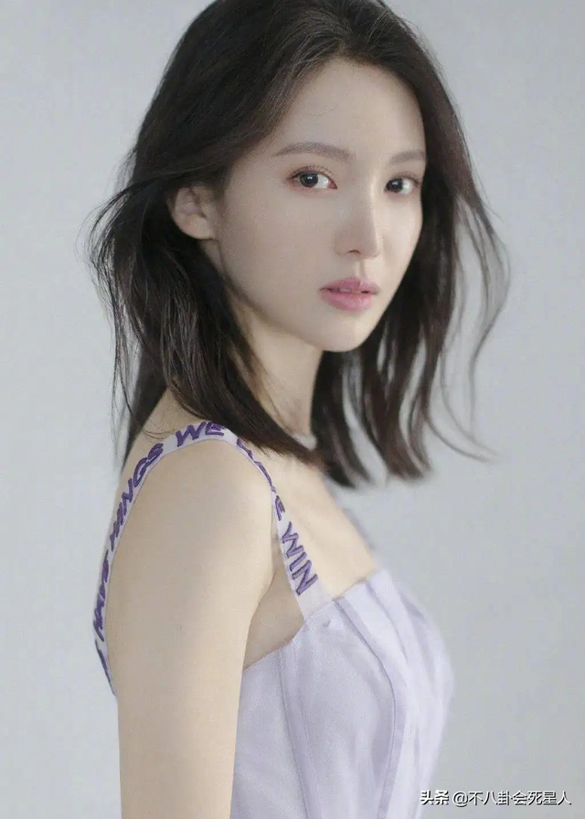 看脸绝美,身材却干瘪,排骨胸,五五分,这10位女星太可惜了