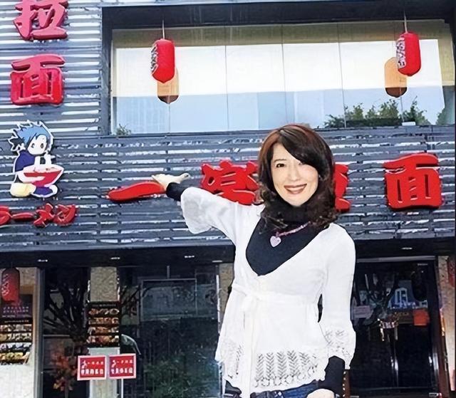 “最美潘金莲”杨思敏:靠胸走红,患上乳腺癌后,后来怎么样了?