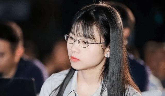 厦门大学美女博士,入学一年半发表58篇论文,又一“科研妲己”?