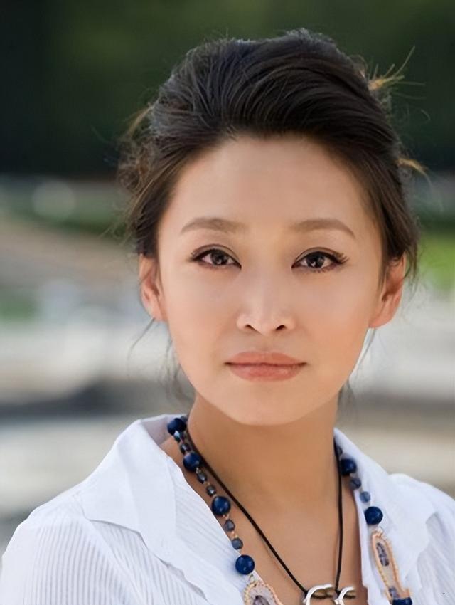 明明都是演农村妇女,把赵丽颖和这5位演员放在一起,高下立现