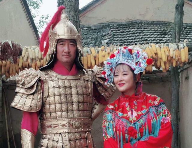 《女人當(dāng)官2》開播，閆學(xué)晶霸屏，能否碾壓農(nóng)村題材女主王茜華？