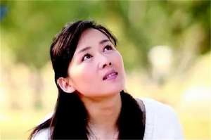 趟過(guò)女人河(李琳：被前夫一巴掌扇到離婚二婚嫁世界冠軍，如今生活幸福滋潤(rùn))