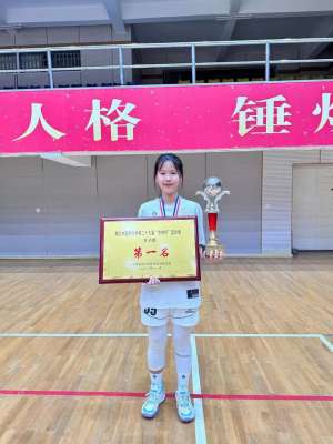 大三女生腦出血去世(淚目女大學(xué)生突發(fā)腦出血深陷昏迷母親：她還說要帶我去看櫻花……)